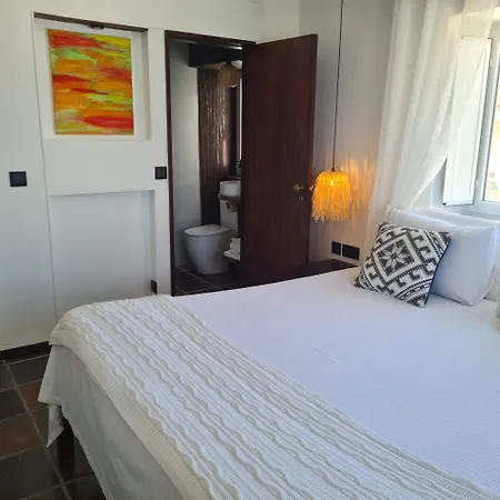 Alojamento de Acomodação e Pequeno-almoço Casa Mares 3 3*